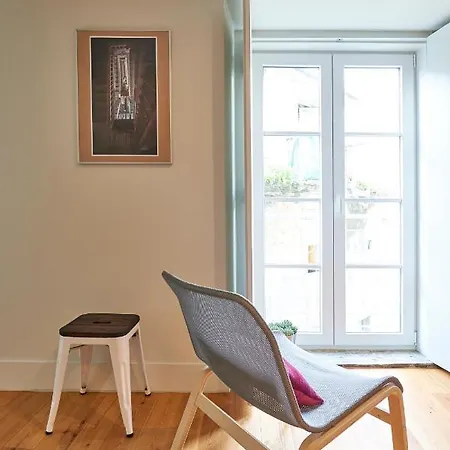 Modern Bica Dos Olhos